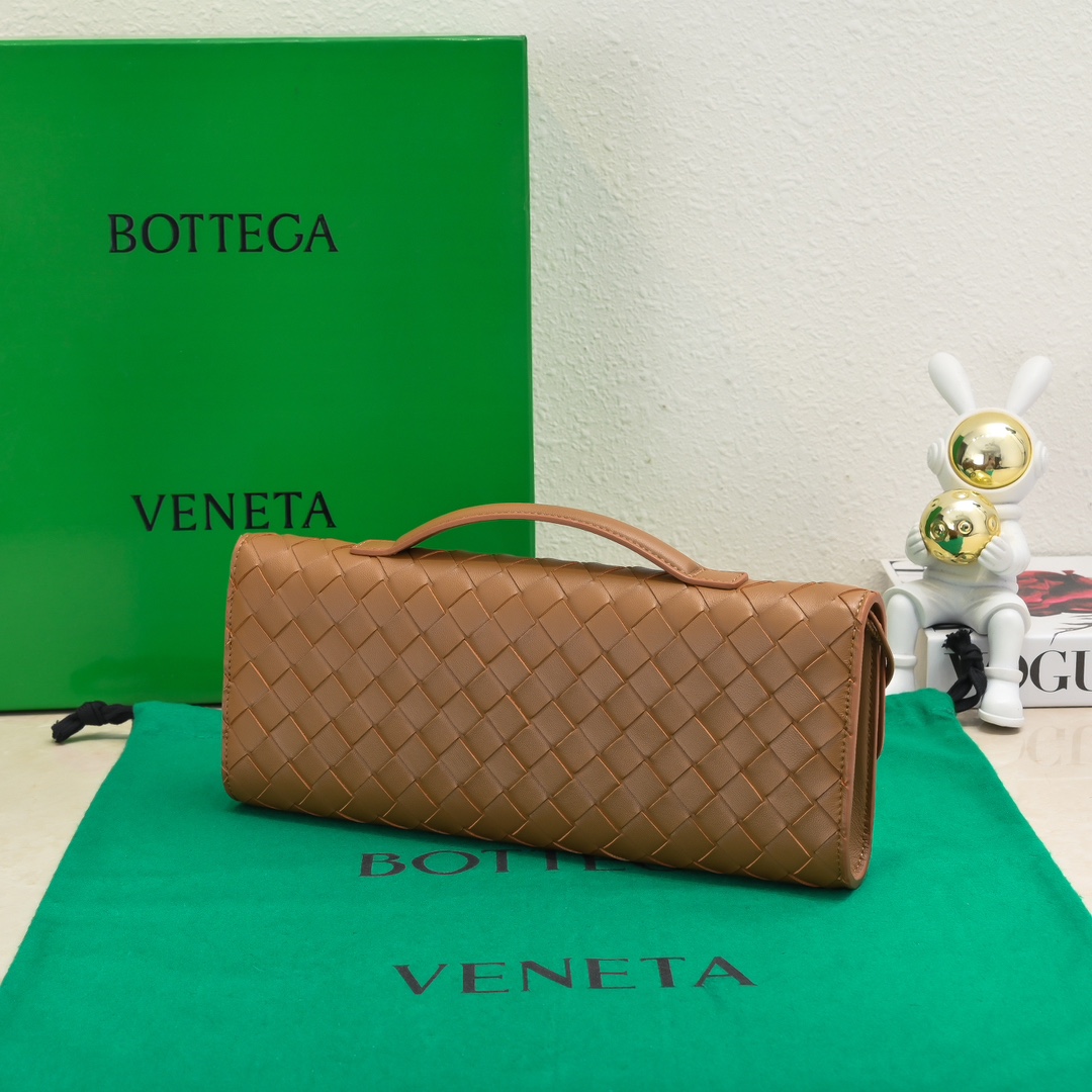 Bottega Veneta Clutch Bags